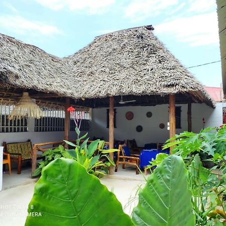Aurora Beach Hotel Nungwi Buitenkant foto