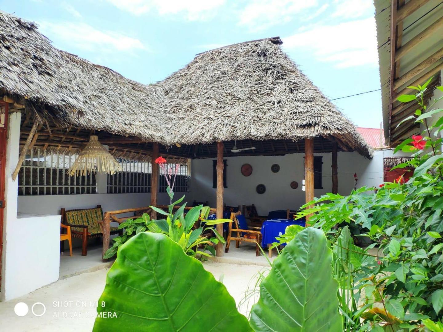 Aurora Beach Hotel Nungwi Buitenkant foto