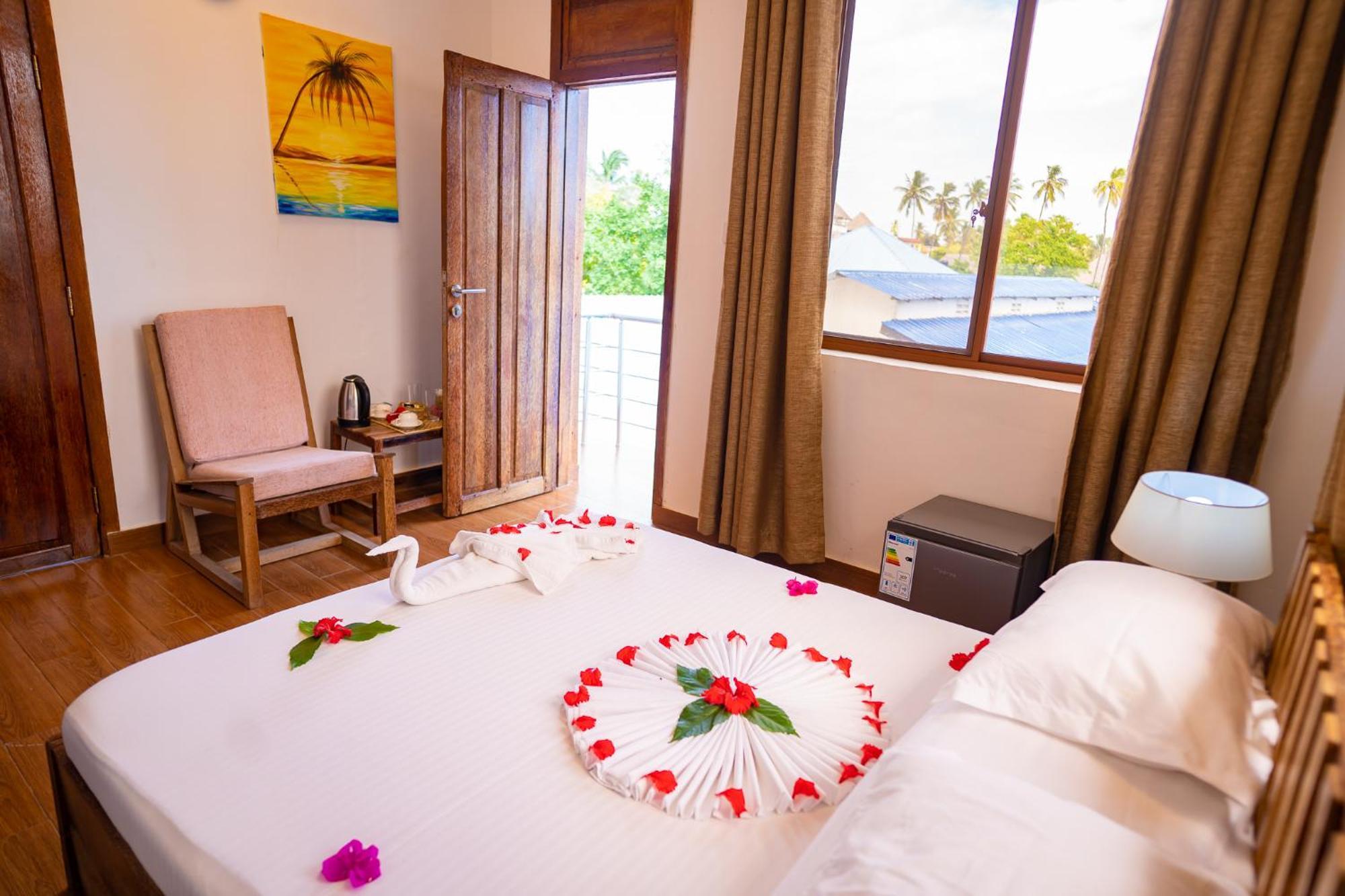 Aurora Beach Hotel Nungwi Buitenkant foto